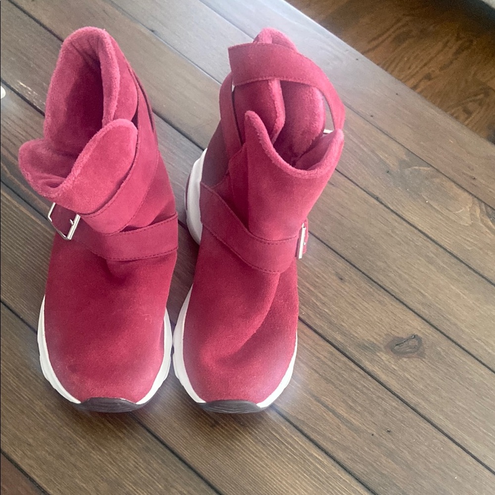 Skechers D’Lites Toasty Toes Burgundy Suede Ankle Boots Buckle Women’s 6.5